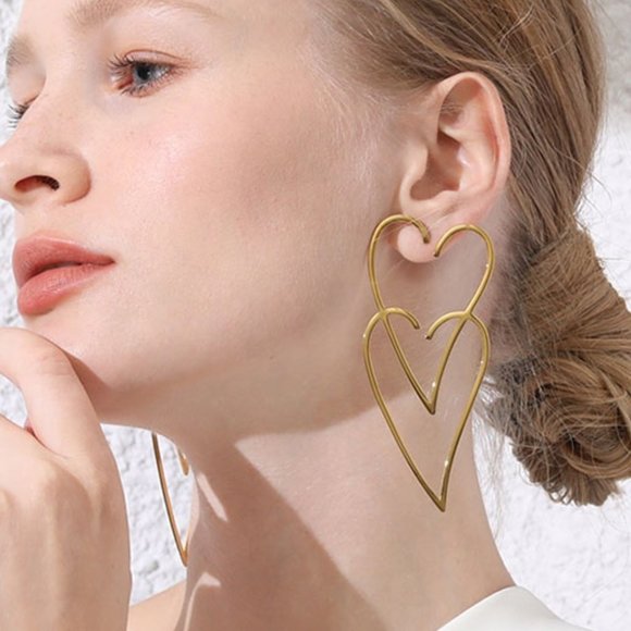 NEW Double Heart 18K Gold Stainless Steel Earring - Picture 2 of 4